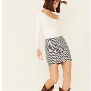 JOLT mini skirt navy stripe size 8